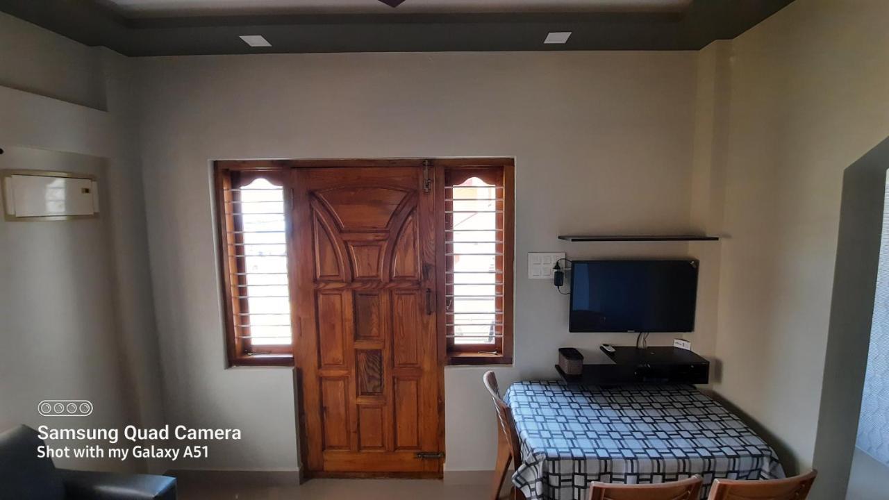 Varam Homestay Madikeri Bagian luar foto
