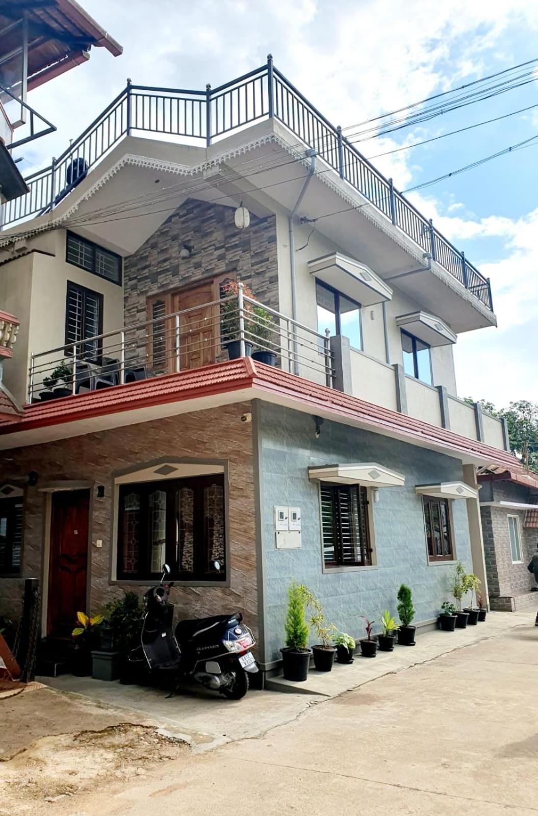 Varam Homestay Madikeri Bagian luar foto